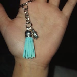 In this picture I am selling a keychain